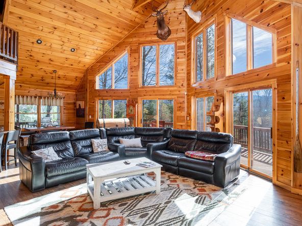 Majors Estate: 1610 Perth Rd, Clyde, NC 28721